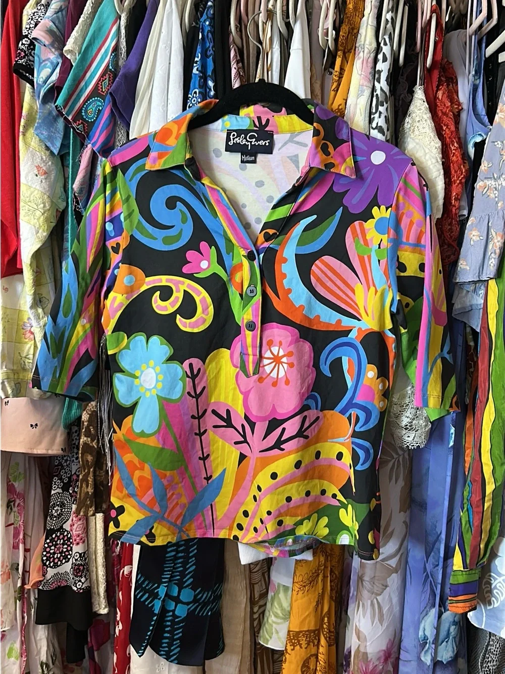 Lesley Evers Kimmy Top in Bonanza funky color floral print - Picture 3 of 4